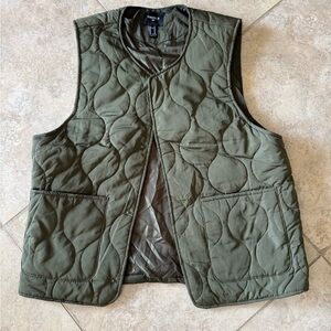 Forever 21 Quilted Olive Green Vest medium